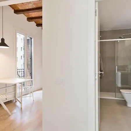 아파트 Modern And Bright Well Located In Gracia