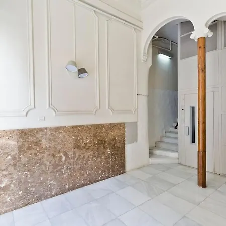 아파트 Modern And Bright Well Located In Gracia