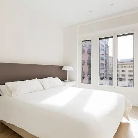 Modern And Bright Well Located In Gracia Apartament